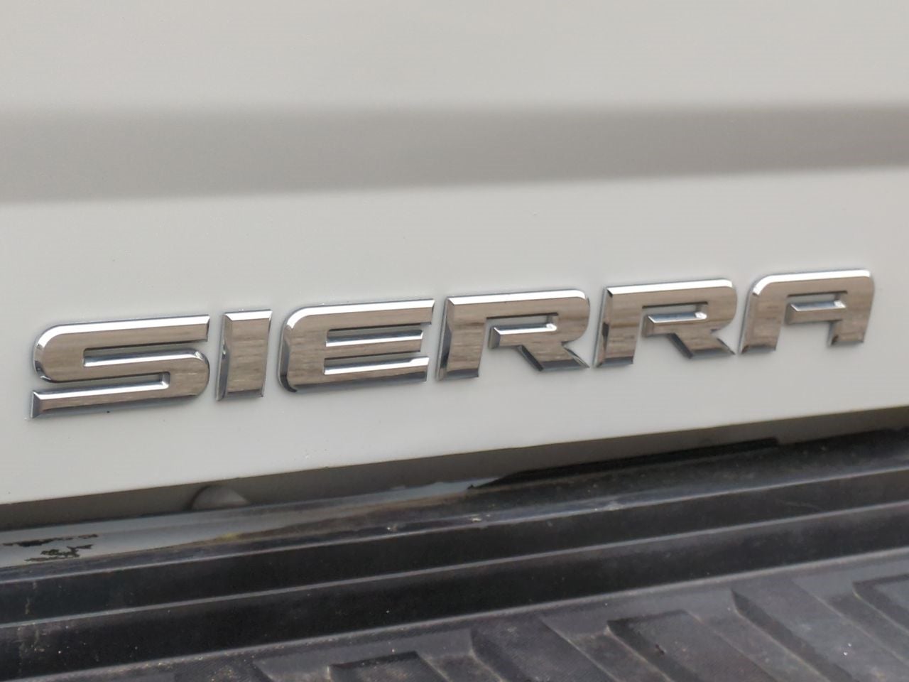 2015 GMC Sierra 2500HD SLE in Columbus, MI - Mark Wahlberg Automotive Group