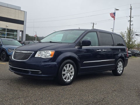 2016 Chrysler Town & Country Touring in Columbus, MI - Mark Wahlberg Automotive Group
