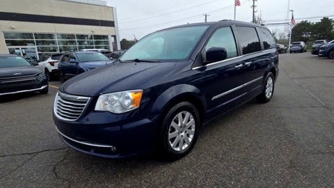 2016 Chrysler Town & Country Touring in Columbus, MI - Mark Wahlberg Automotive Group