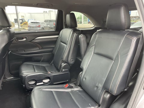 2018 Toyota Highlander SE in Columbus, MI - Mark Wahlberg Automotive Group
