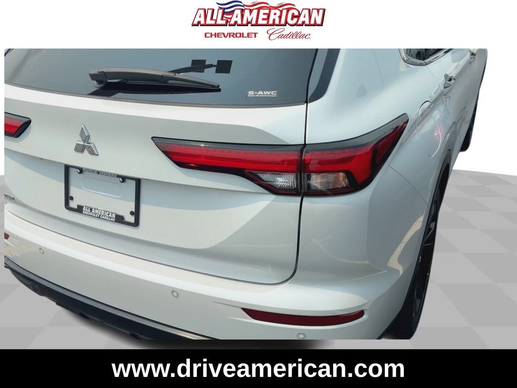 2022 Mitsubishi Outlander SE