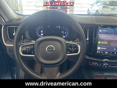 2024 Volvo XC60 Plus Dark Theme