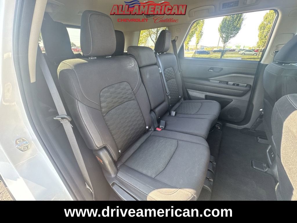 2024 Nissan Pathfinder SV