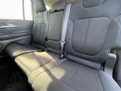 2023 Jeep Grand Cherokee L Laredo 4x4