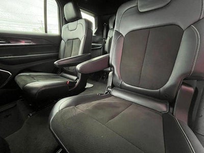 2022 Jeep Grand Cherokee L Altitude 4x4