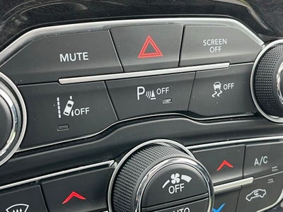 2023 Chrysler 300 Touring-L AWD