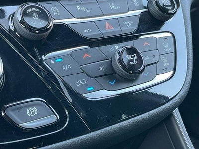2023 Chrysler Pacifica Limited AWD