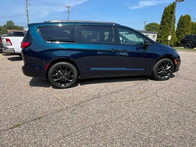 2023 Chrysler Pacifica Limited AWD