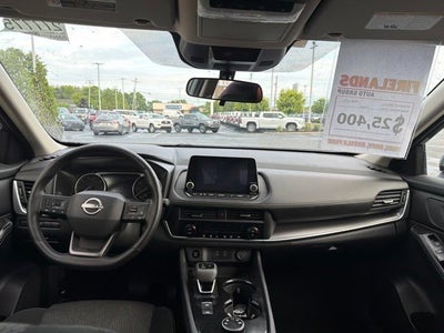 2025 Nissan Rogue SV