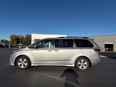2020 Toyota Sienna LE