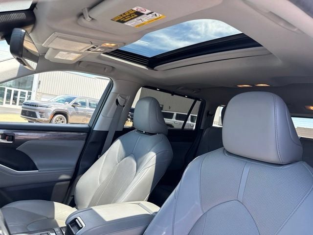 2022 Toyota Highlander Hybrid Limited