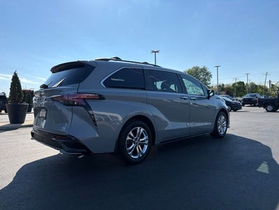 2023 Toyota Sienna XSE 7 Passenger
