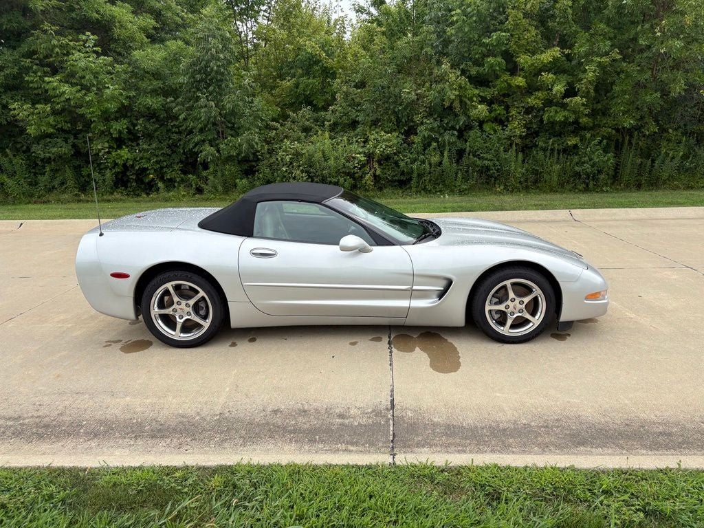 2001 Chevrolet Corvette Base