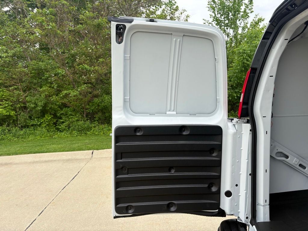 2026 Chevrolet Express 3500 Work Van Cargo