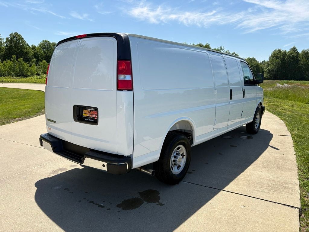 2026 Chevrolet Express 3500 Work Van Cargo