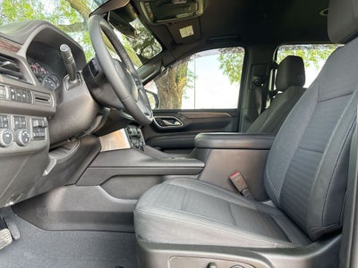 2023 Chevrolet Tahoe LS *8-PASSENGER*