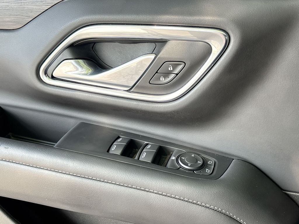 2023 Chevrolet Tahoe LS *8-PASSENGER*