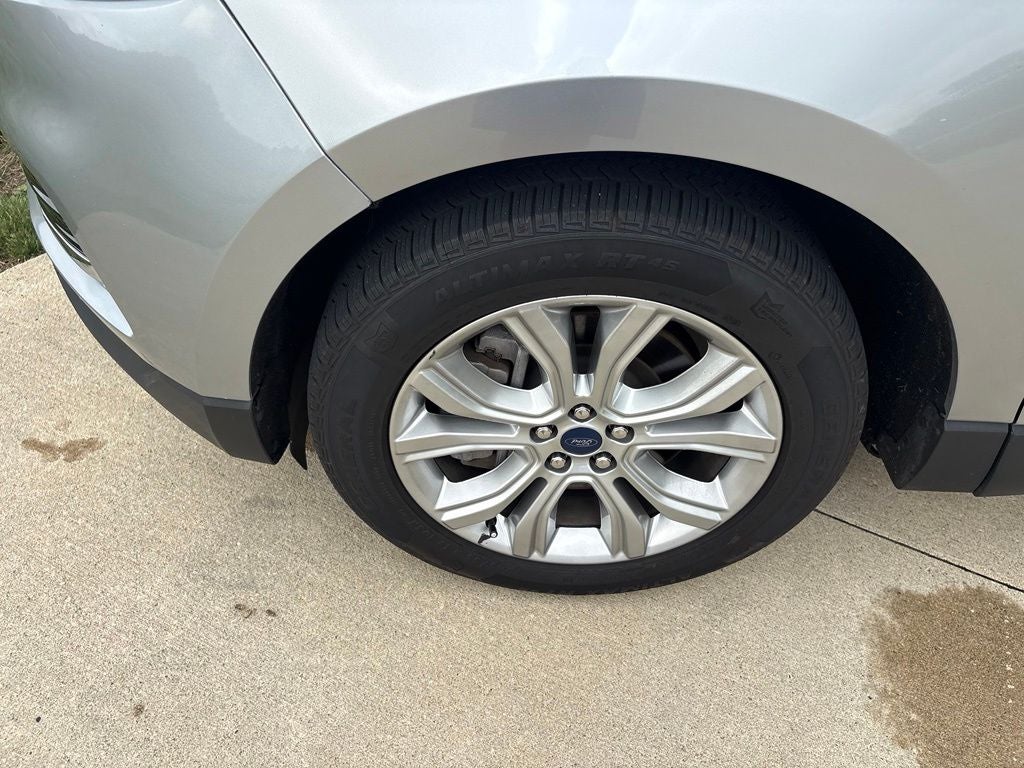 2022 Ford Edge Titanium