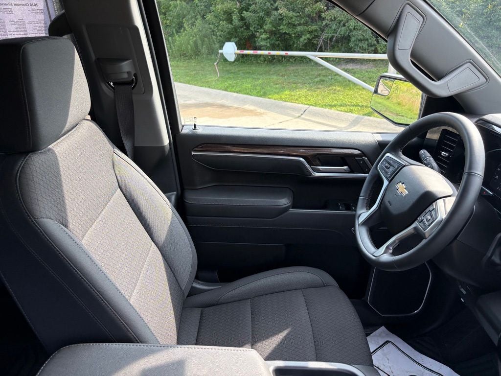 2026 Chevrolet Silverado 1500 LT LT1