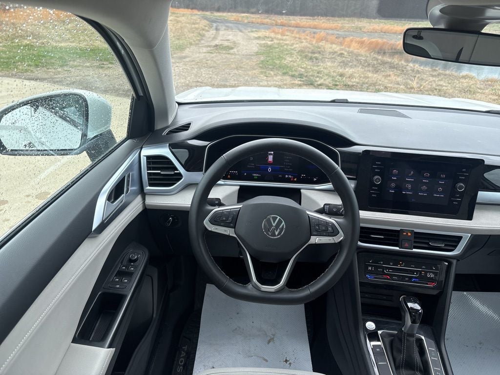 2025 Volkswagen Taos 1.5T SE