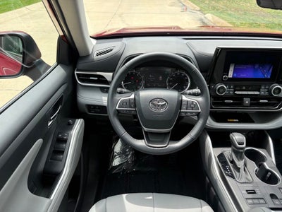2024 Toyota Highlander XLE