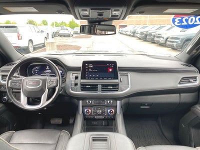 2023 GMC Yukon XL SLT