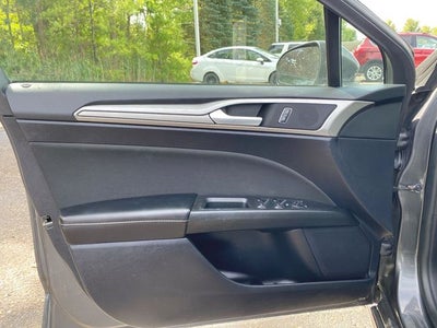 2020 Ford Fusion SE