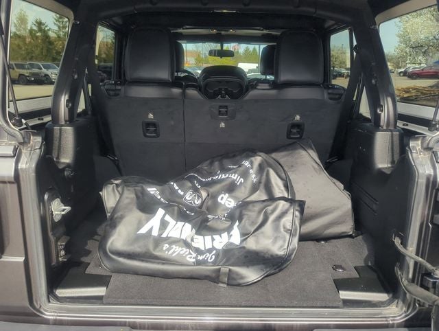 2021 Jeep Wrangler Unlimited Sahara Altitude 4x4