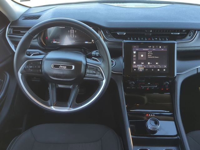 2023 Jeep Grand Cherokee Laredo 4x4