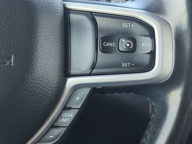 2020 RAM 1500 Big Horn Crew Cab 4x4 5'7' Box