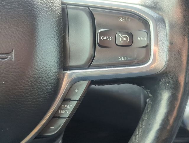 2019 RAM 1500 Laramie Crew Cab 4x4 5'7' Box