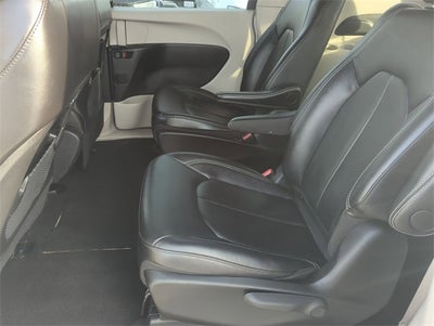 2024 Chrysler Pacifica Hybrid Select