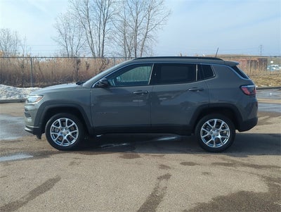 2023 Jeep Compass Latitude Lux FWD