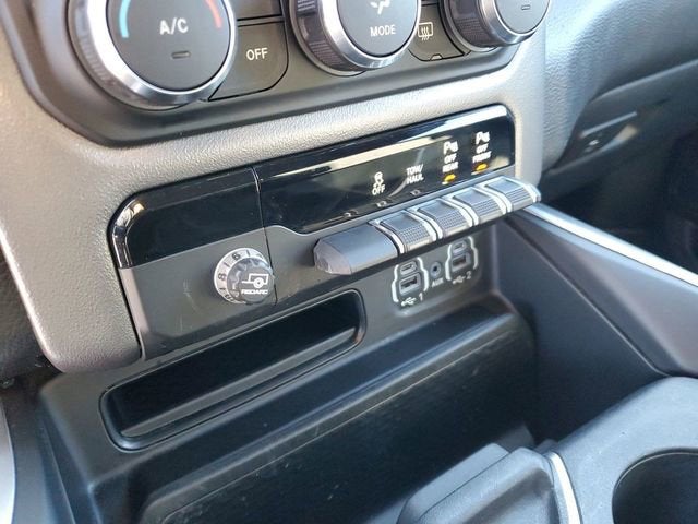 2020 RAM 1500 Big Horn Crew Cab 4x4 5'7" Box