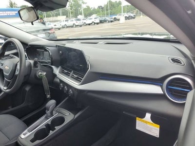 2025 Chevrolet Trax LS