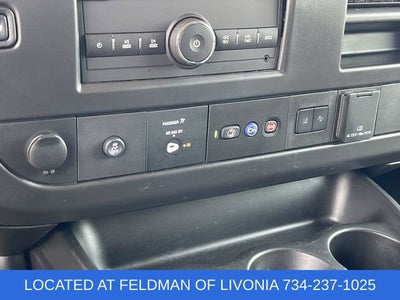 2025 Chevrolet Express Passenger 1LT
