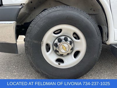 2025 Chevrolet Express Passenger 1LT