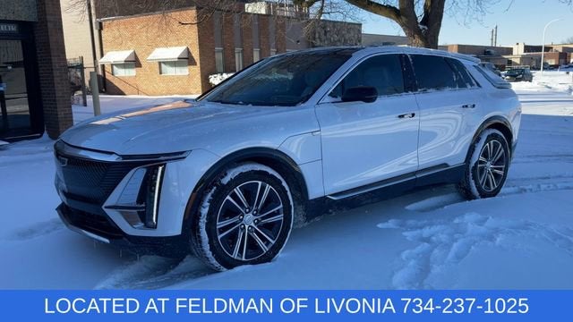 2024 Cadillac LYRIQ Luxury 2