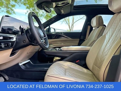 2024 Cadillac LYRIQ Luxury 3