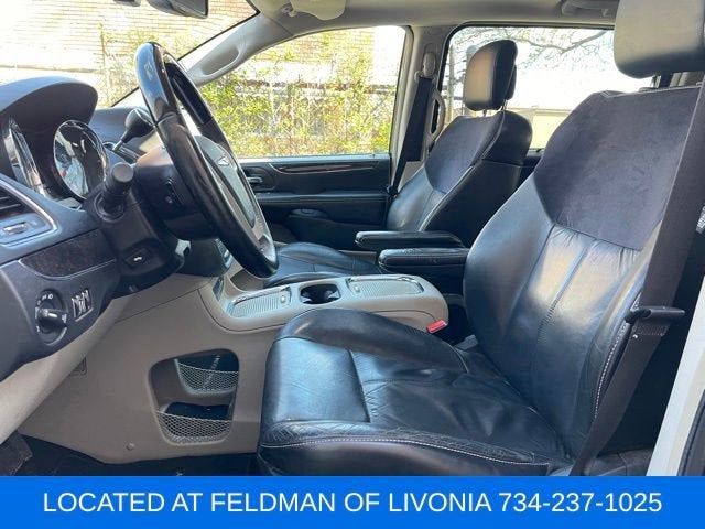 2015 Chrysler Town & Country Limited Platinum