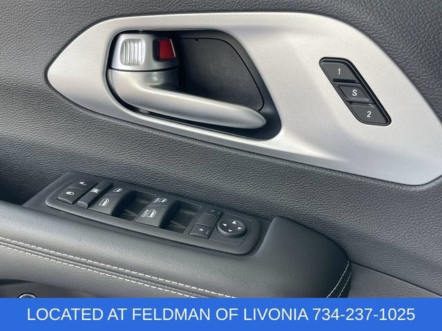 2024 Chrysler Pacifica Hybrid S Appearance Pkg
