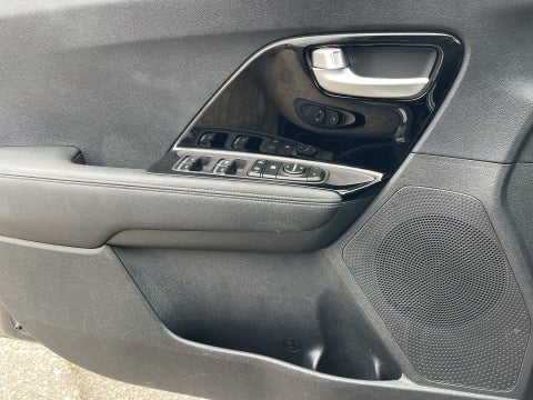 2020 Kia Niro Plug-In Hybrid LXS in Columbus, MI - Mark Wahlberg Automotive Group