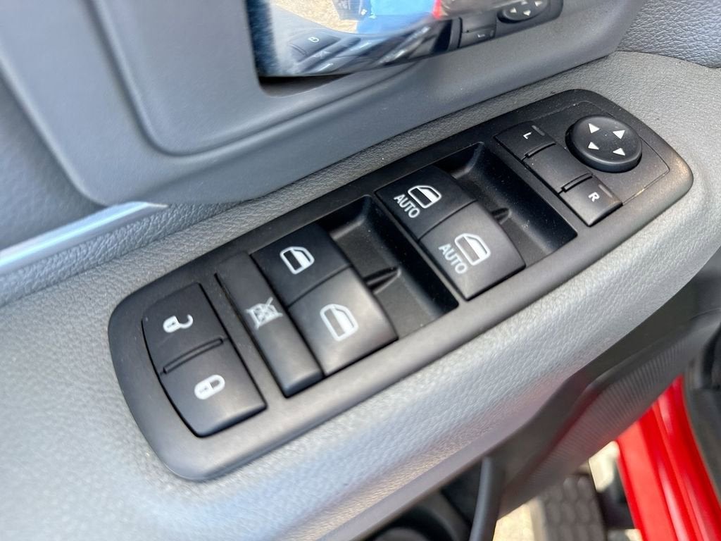 2017 RAM 1500 SLT
