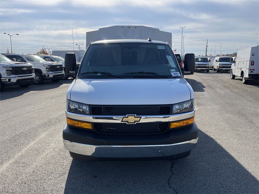 2025 Chevrolet Express Cutaway 3500 1WT
