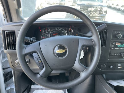 2025 Chevrolet Express Cutaway 3500 1WT