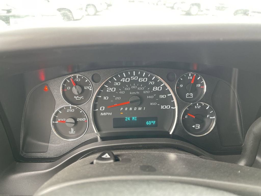 2025 Chevrolet Express Cutaway 3500 1WT