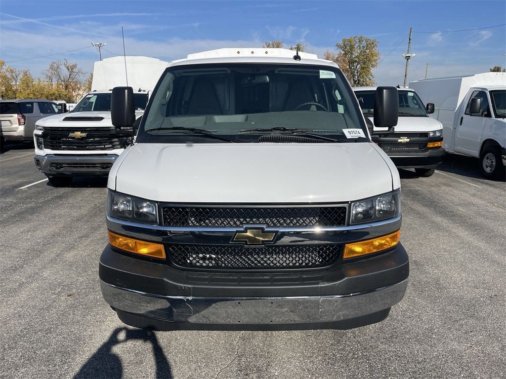 2025 Chevrolet Express Cutaway 3500 1WT