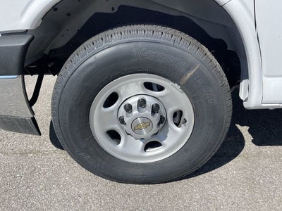 2025 Chevrolet Express Cutaway 3500 1WT