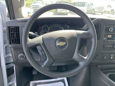 2025 Chevrolet Express Cutaway 3500 1WT