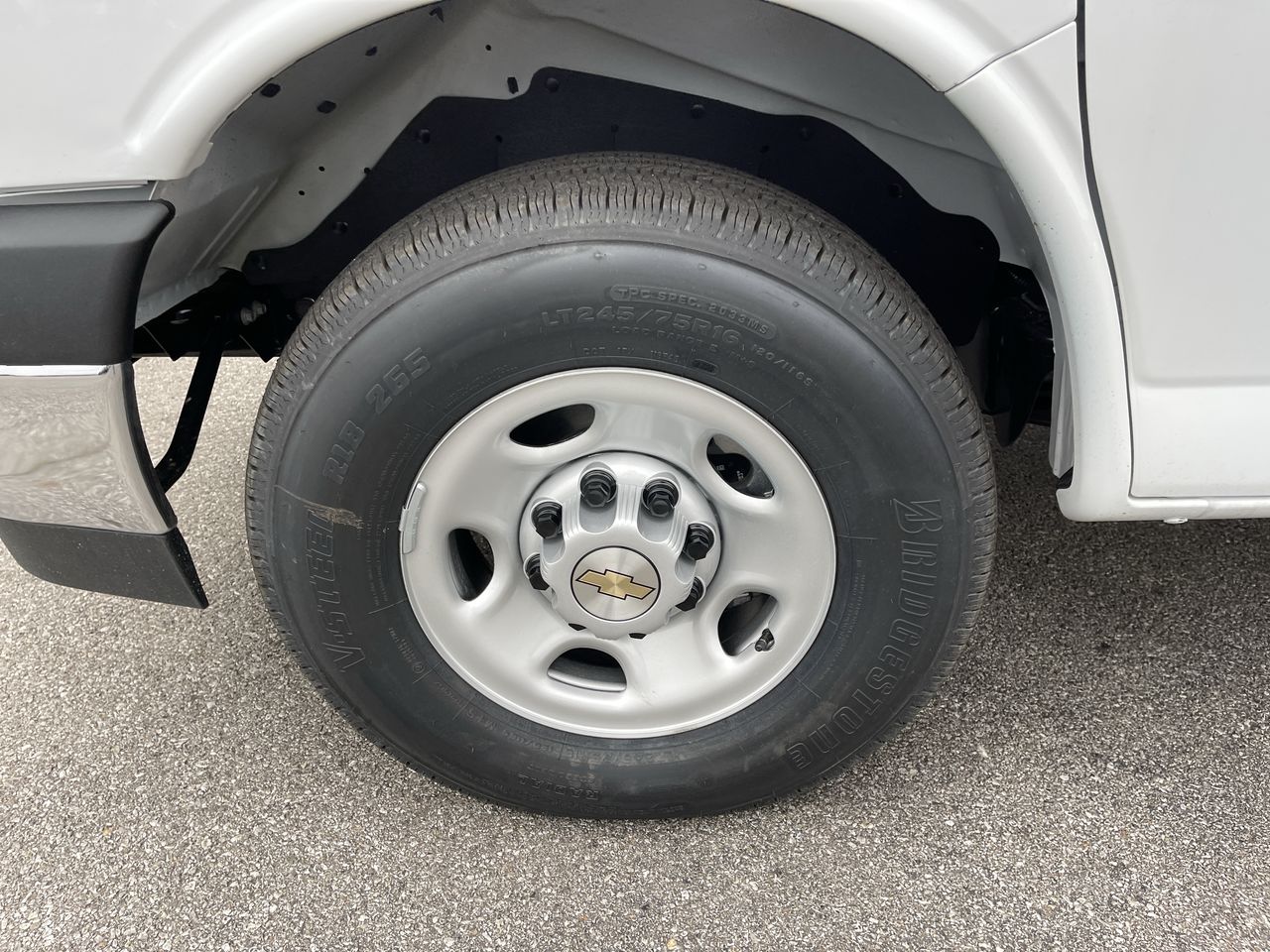 2025 Chevrolet Express Cargo WT